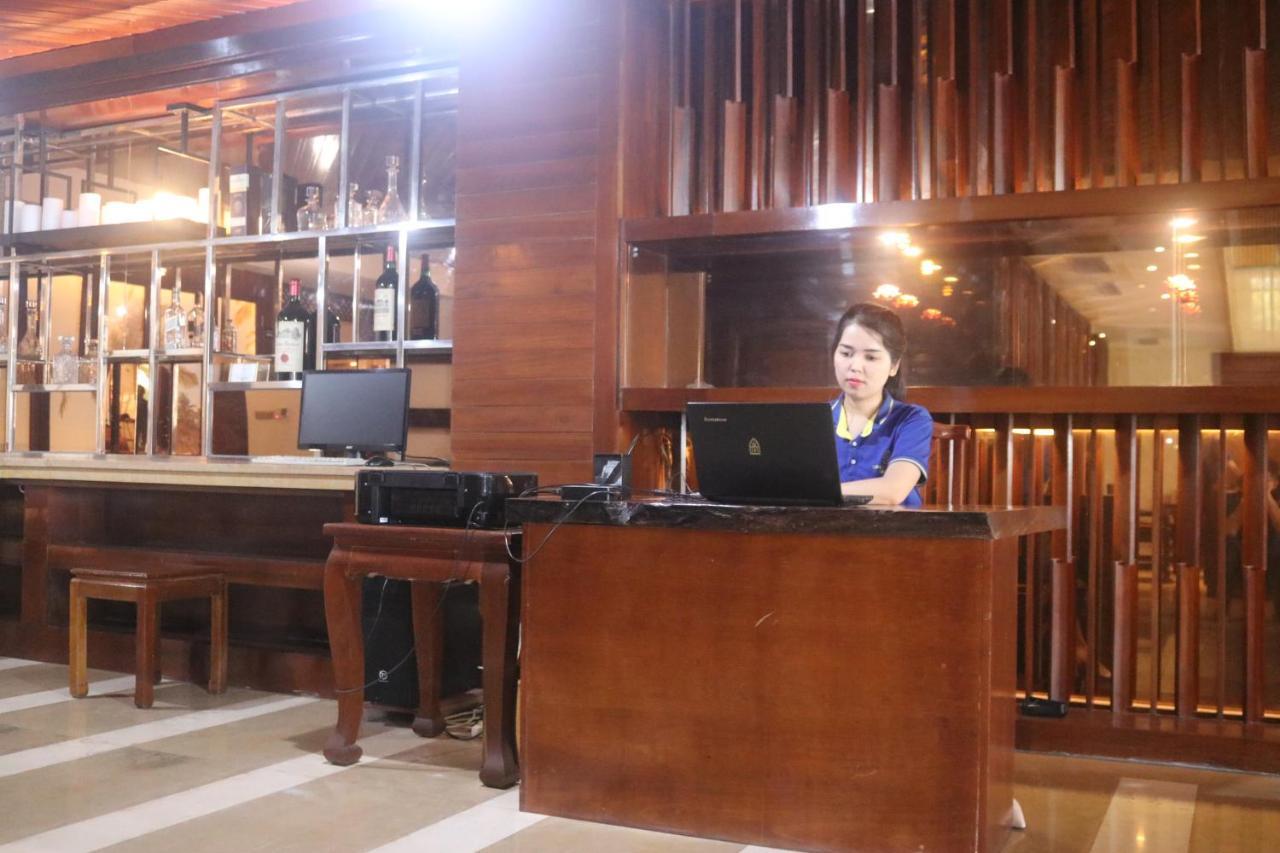 Chang Palace Vientiane Luaran gambar